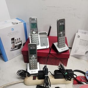 AT&T 3 HANDSET ANSWERING SYSTEM